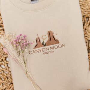 Vintage Embroidered Sweatshirt Canyon Moon Arizona