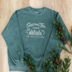 Vintage Embroidered Sweatshirt Christmas Tree Farm