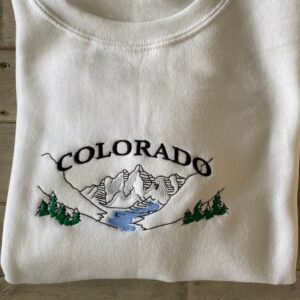 Vintage Mountain Colorado Embroidered Sweatshirt