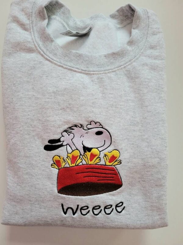 Cute Snoopy Embroidered Sweatshirt