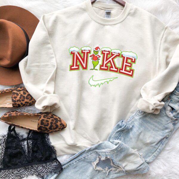 Vintage Nike Sweatshirt Matching Grinch Christmas Snow