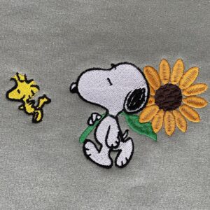 Vintage Embroidered Sweatshirt Snoopy Sunflower