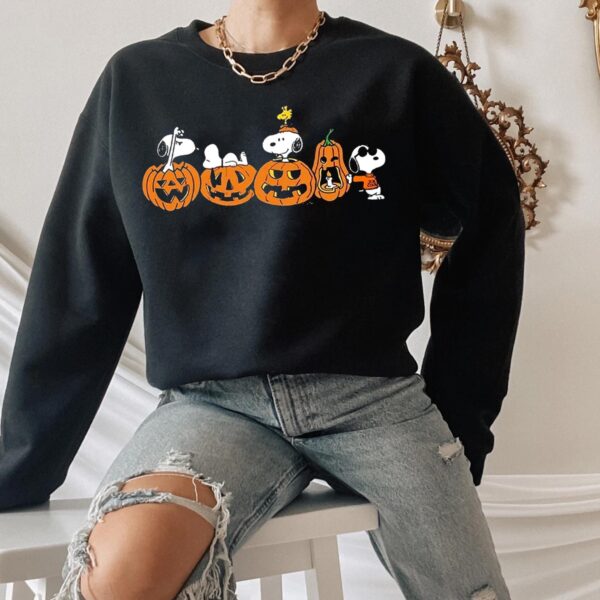 Taking Shape With Pumpkins Snoopy Halloween Thanksgiving Sweatshirt