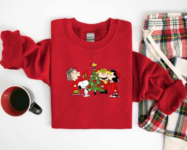 Decor Tree Christmas Friends Snoopy & Charlie Brown Sweatshirt