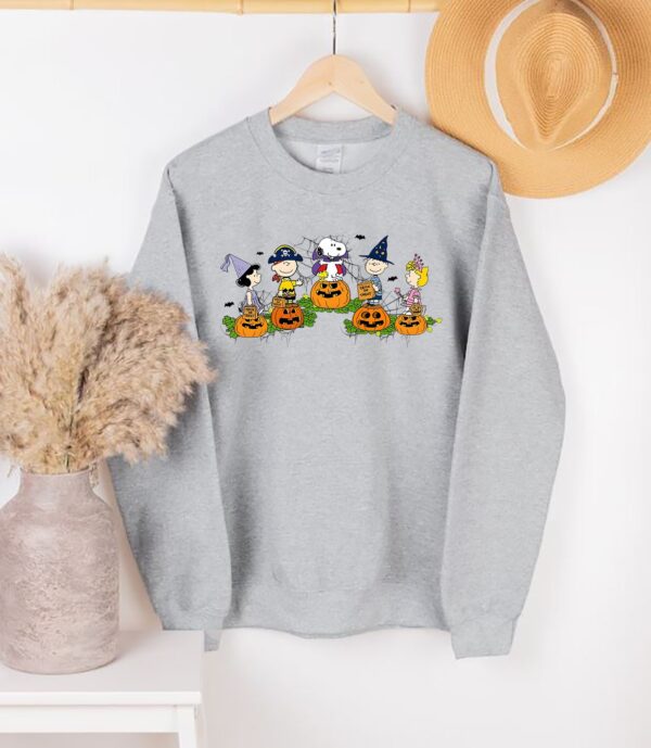 Friends Charlie & Snoopy Pumpkins Halloween Thanksgiving Sweatshirt