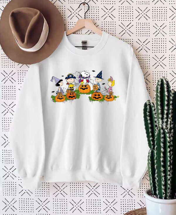 Friends Charlie & Snoopy Pumpkins Halloween Thanksgiving Sweatshirt