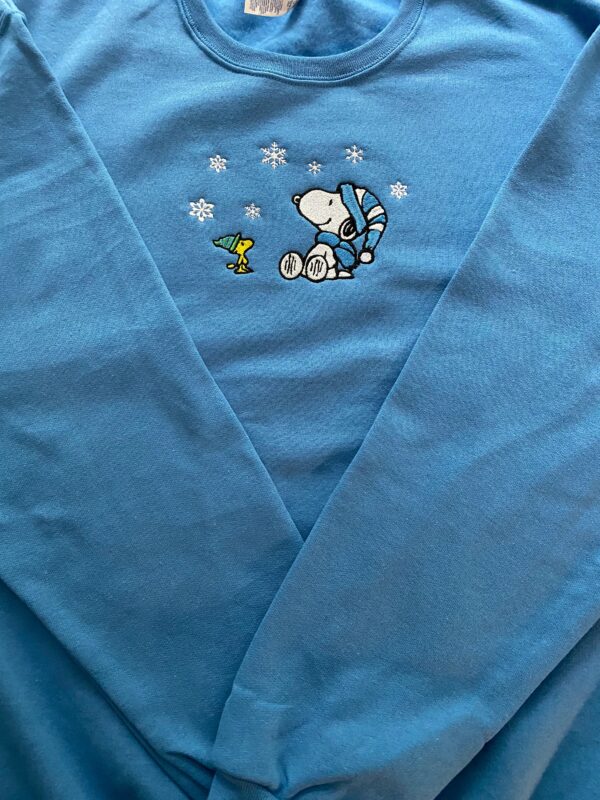 Friends Enjoying Winter Snoopy Embroidered Sweatshirt