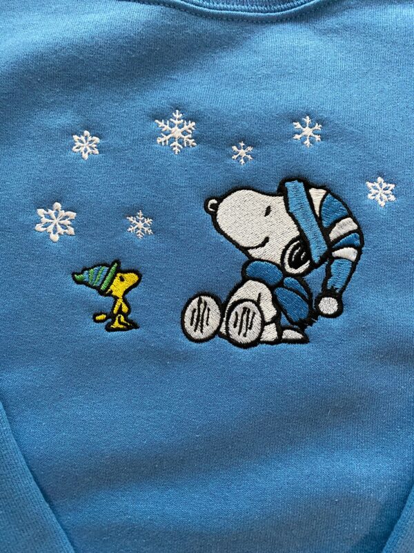 Friends Enjoying Winter Snoopy Embroidered Sweatshirt