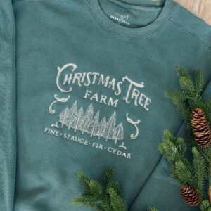 Vintage Embroidered Sweatshirt Christmas Tree Farm