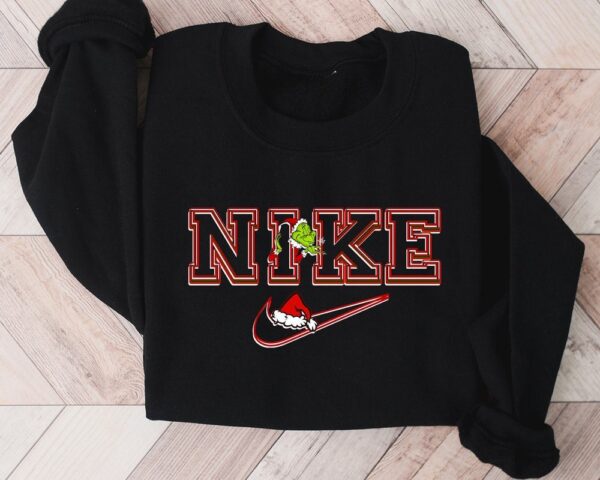 Nike Grinch Christmas Hat Print Sweatshirt