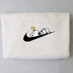 Nike Swoosh Snoopy Sweatshirt