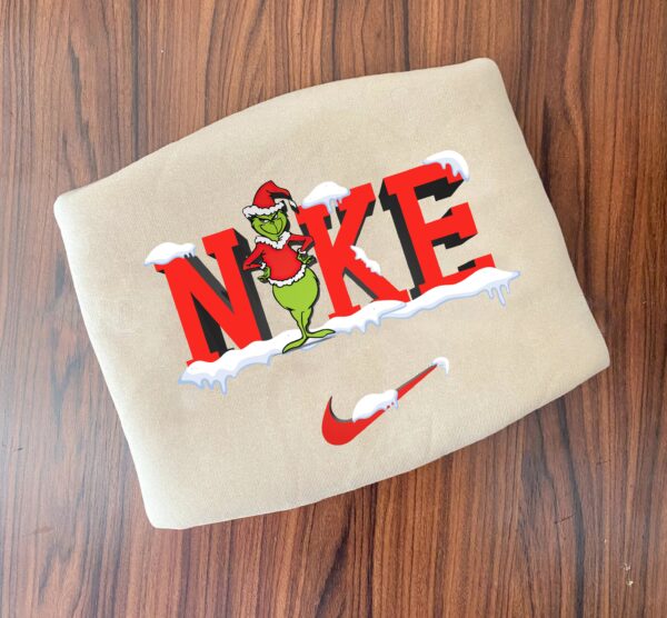 Print Snow Nike Grinch Christmas Sweatshirt