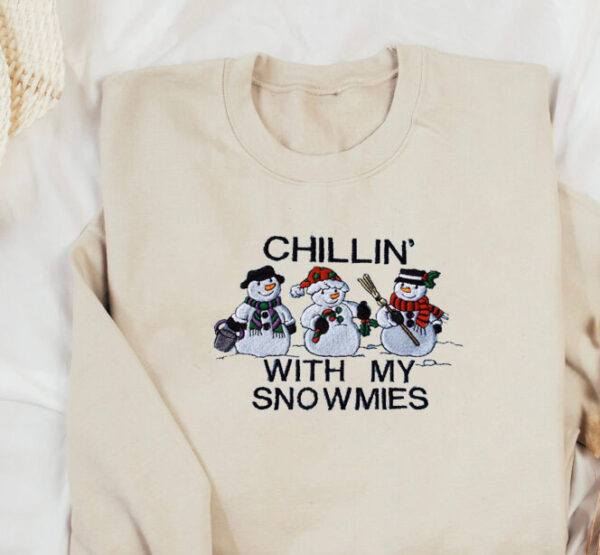 Vintage Embroidered Chillin’ With My Snowmies Sweatshirt