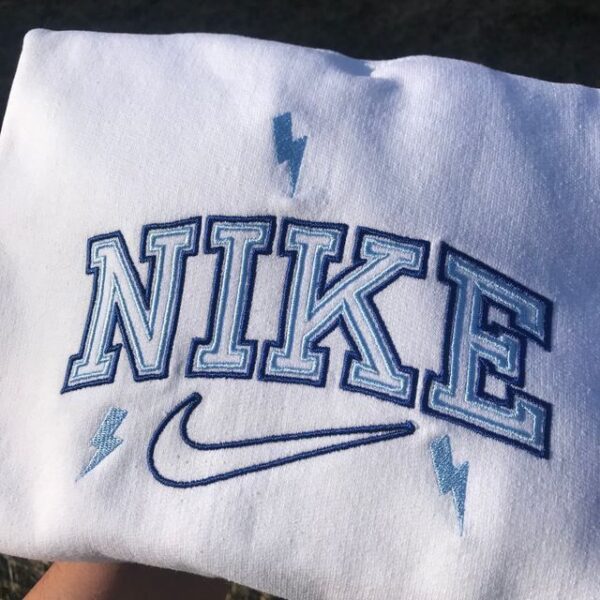 Vintage Nike Lightning Embroidered Sweatshirt Hoodie Tee