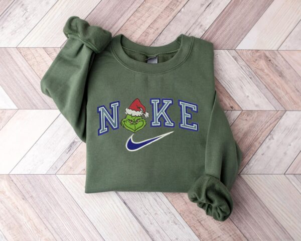 Vintage Nike Santa Grinch Face Embroidered Sweatshirt