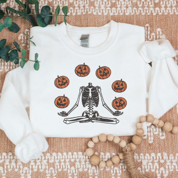 Skeleton Pumpkin Halloween Embroidered Sweatshirt