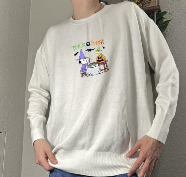 Cute Halloween Pumpkin Snoopy And Woodstock Trick Or Treat Embroidered Sweatshirt